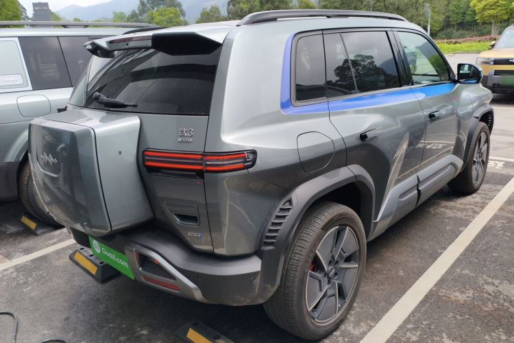 Used Formula Leopard Titanium 3 2025 501KM All-Wheel Drive Intelligent Driving Ultra Version
