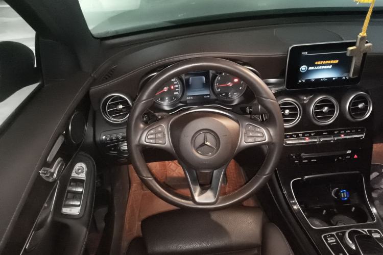 Used Mercedes-Benz GLC 2017 GLC 260 4MATIC Luxury Model
