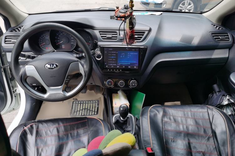 Used Kia K2 2015 Sedan 1.4L MT GLS Center Console