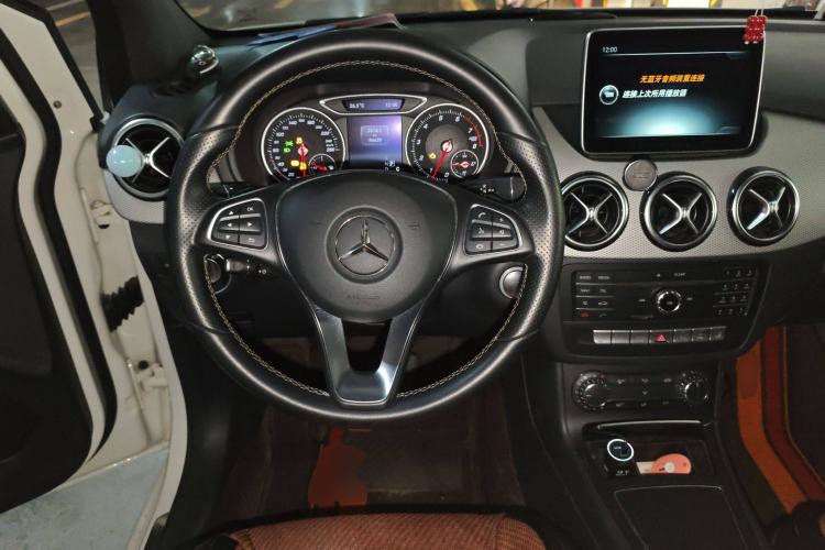 Used Mercedes-Benz B-Class 2015 B 200 Sport Edition Steering Wheel