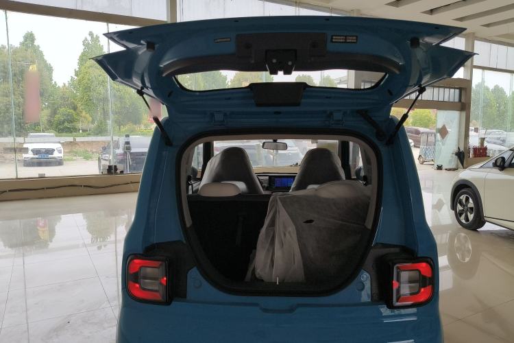 Used Livan Blue Balloon 2025 Model Dynamic Version Trunk