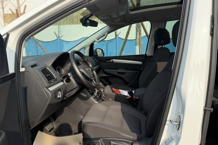 Used Volkswagen Sharan 2018 Revised Version 380TSI Comfort Edition 7-Seater
