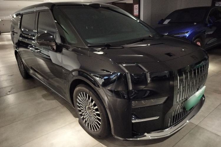 Used Zeekr 009 2024 7-Seater Aisle Version 108 kWh
