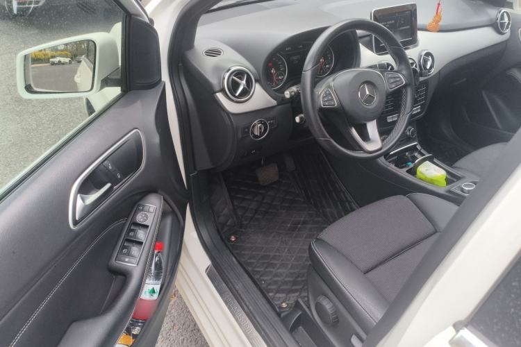 Used Mercedes-Benz B-Class 2015 B 200 Sport Edition Driver Seat
