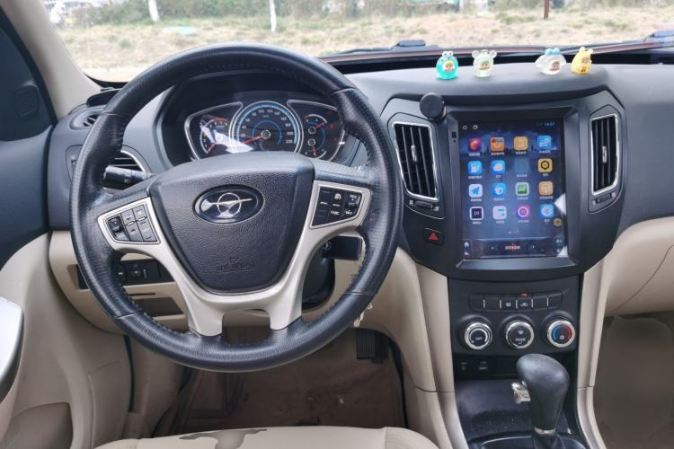 Used Haima S7 2013 2.0L Automatic ZhiShang Version
