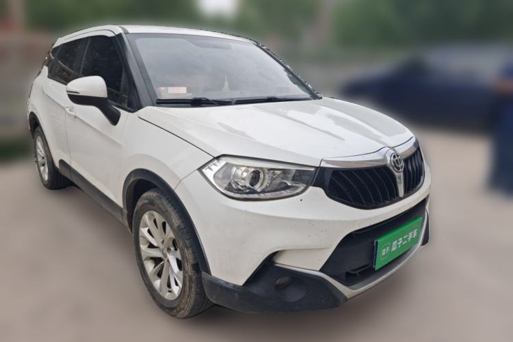 Used Brilliance V3 2015 1.5L Manual Elite Model Front Right 45 Deg