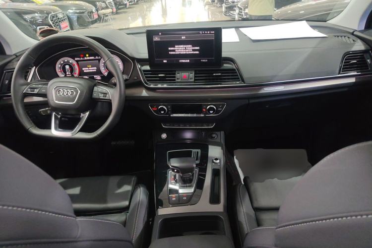 Used Audi Q5L 2022 40T Luxury Dynamic Model Center Console