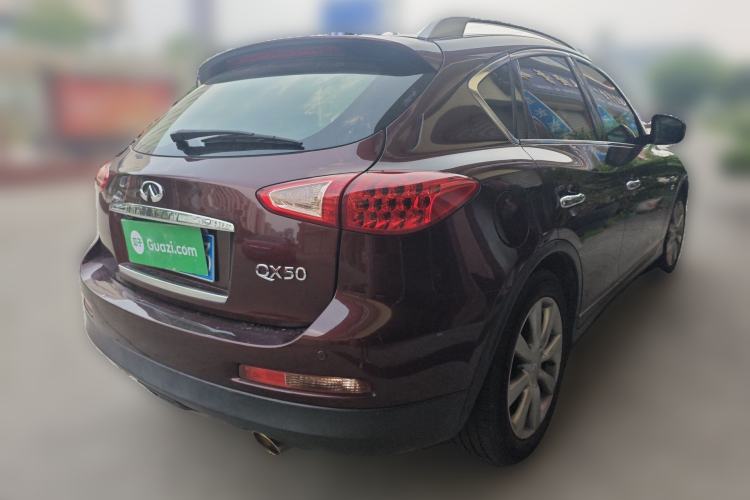 Used Infiniti QX50 2013 2.5L Two-Wheel-Drive Elegant Edition
