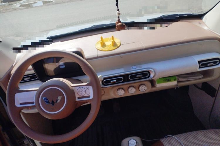 Used Wuling Hongguang MINIEV 2024 3rd Generation 215km Youth Edition Center Console