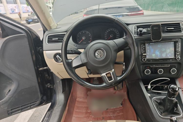 Used Volkswagen Sagitar 2014 Revised Version 1.6L Manual Comfort Edition Steering Wheel