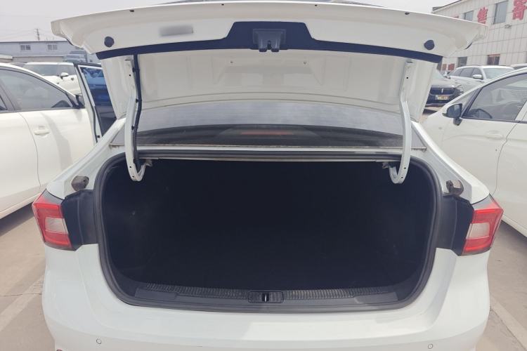 Used Roewe i5 2020 1.5L Manual 4G Connect Luxury Edition