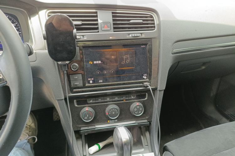 Used Volkswagen Golf 2019 280TSI DSG Luxury Version China VI Standard Audio And AC Panel