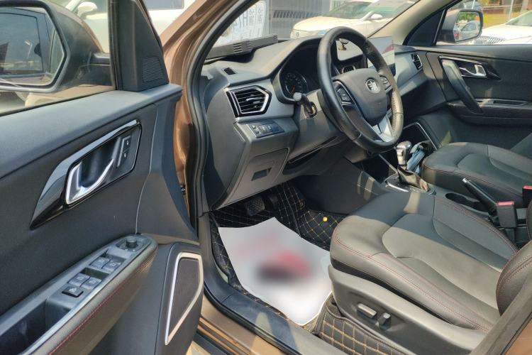 Used FAW Senya R7 2016 1.6L Automatic Prestige Model Driver Seat