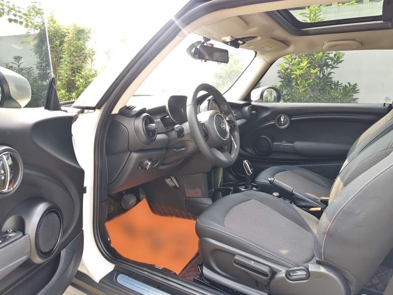 Used MINI 2023 1.5T ONE — 37