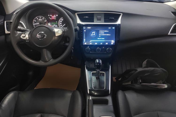 Used Nissan Sylphy 2019 1.6XV CVT Smart Connect Luxury Edition China VI Standard Center Console