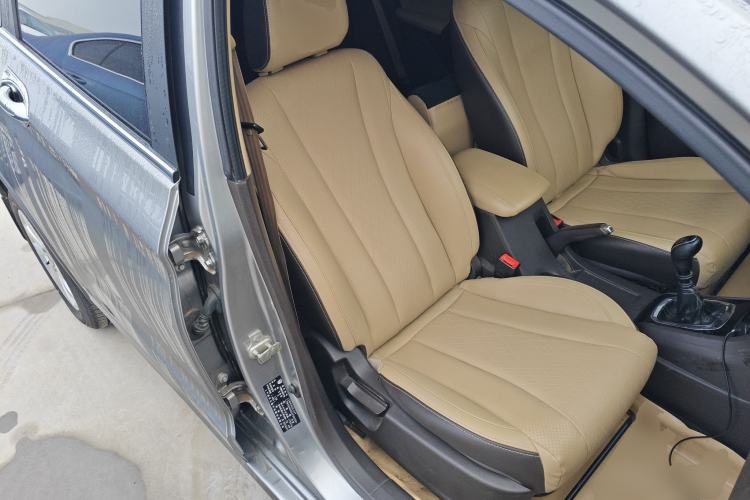 Used Baojun 310W 2017 1.5L Manual Fashion Model China V Right Front Seat