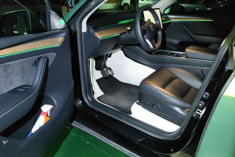 Used Tesla Model Y 2021 Long-Range All-Wheel-Drive Version
