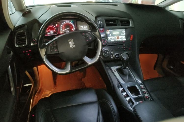 Used DS 5 2014 1.6T Luxury Edition THP160
