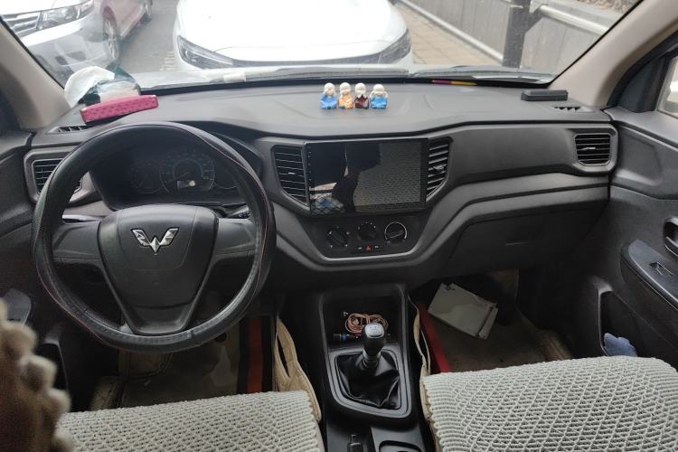 Used Wuling Hongguang V 2019 1.5L Enjoyment Version China VI LAR
