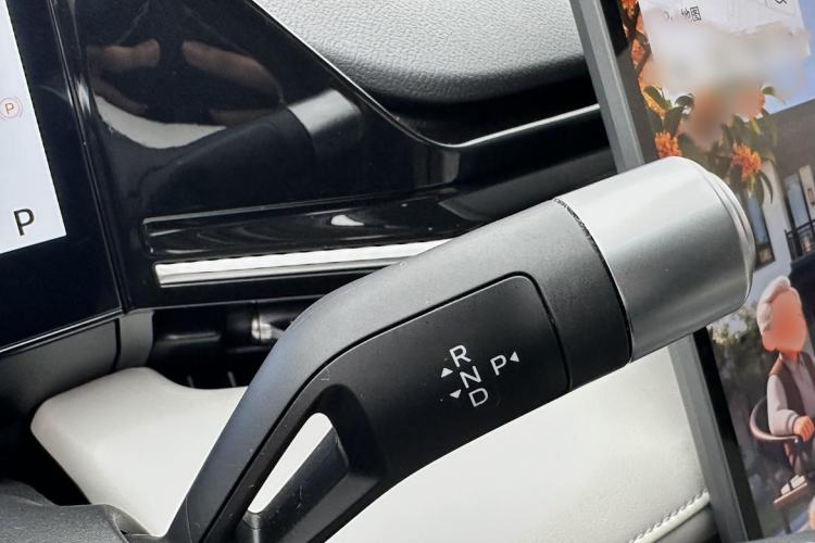 Used Geely Galaxy L6 2023 125km MAX Gear Lever