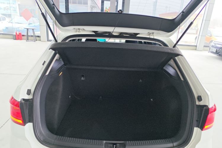 Used Volkswagen Gran Lavida 2017 1.6L Automatic Fashion Edition