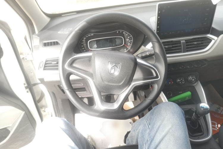 Used Baojun 510 2017 1.5L manual Comfort trim