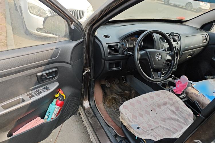 Used Dongfeng Fengon 330 2014 1.5L Manual Utility Version DK15 Driver Seat