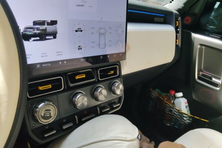 Used iCAR V23 2025 501 Four-Wheel Drive Advanced Version Audio And AC Panel