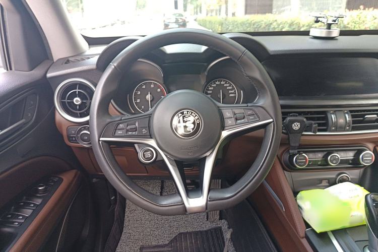 Used Alfa Romeo Stelvio 2017 2.0T 200HP Elite Edition