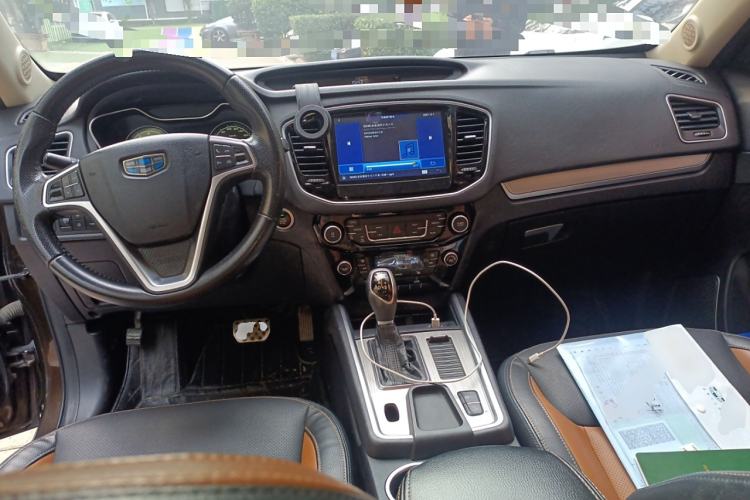 Used Geely Auto Vision X6 2016 1.3T CVT Flagship Model Center Console