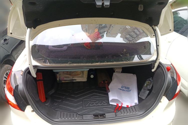 Used Ford Focus 2012 Sedan 1.6L Automatic Fashion Edition Trunk