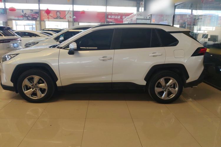 Used Toyota RAV4 2021 2.0L CVT Two-Wheel Drive Fashion Edition
