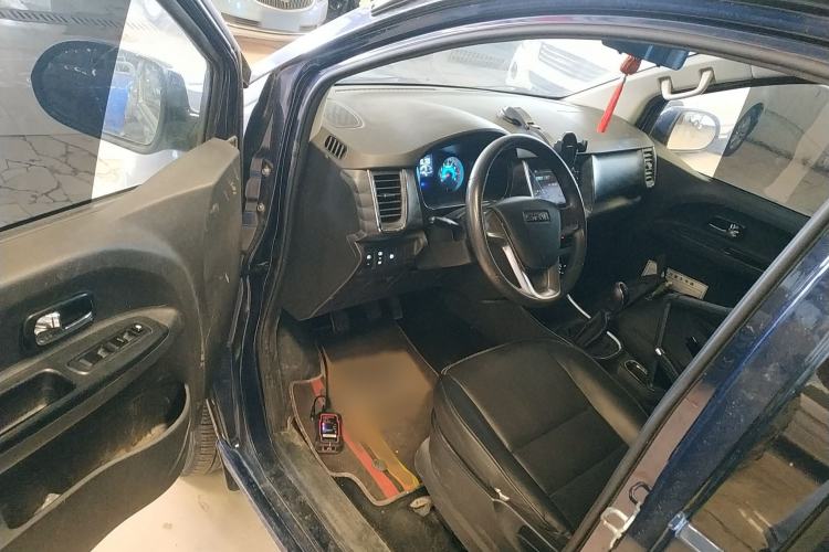 Used Jinbei Gold Hiace 2021 2.0L Passenger Van Travel Lion 6-Seater
