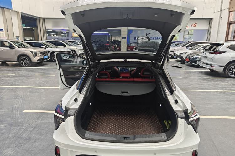 Used Hongqi H6 2024 2.0T ZhiShang Version Trunk