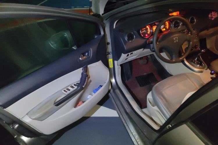 Used Peugeot 408 2011 2.0L Automatic Comfort Edition
