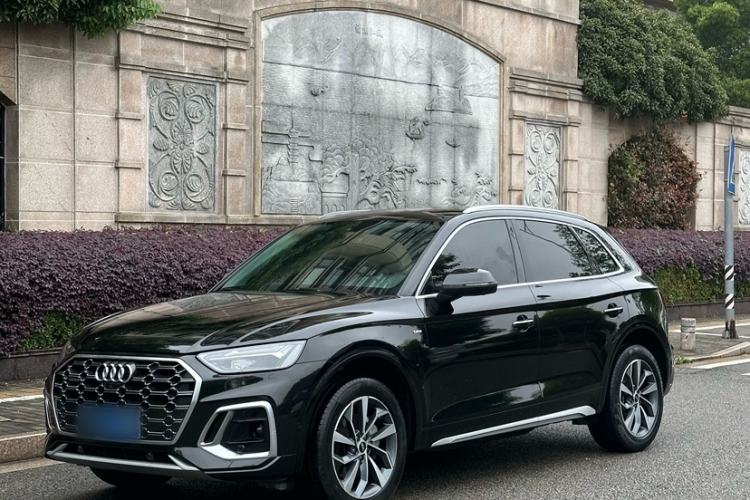 Used Audi Q5L 2022 40T Luxury Dynamic Model Guazi used car, China used car export, Used car for sale, Used cars, Cheapest cars for sale