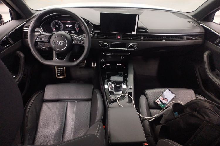 Used Audi A4L 2024 40 TFSI Luxury Dynamic Edition Center Console