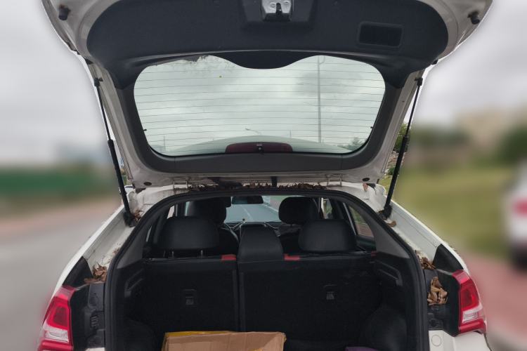 Used Luxgen U5 SUV 2017 1.6L Manual Jazz Edition Trunk