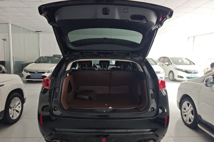Used Wey VV7 2017 2.0T Flagship Model Trunk