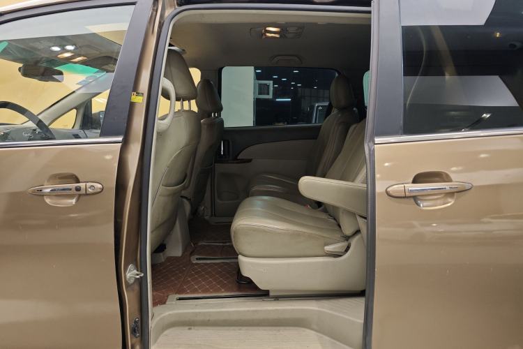 Used BYD M6 2013 2.4L Automatic Luxury Model
