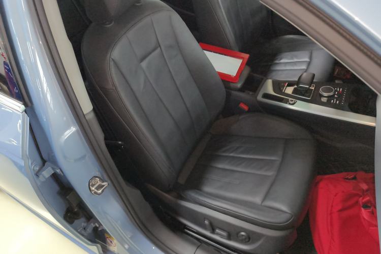 Used Audi A4L 2018 30th Anniversary Edition 40 TFSI Fashion Model
