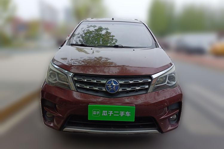 Used Venucia M50V 2017 1.6L XL CVT Luxury Edition Front