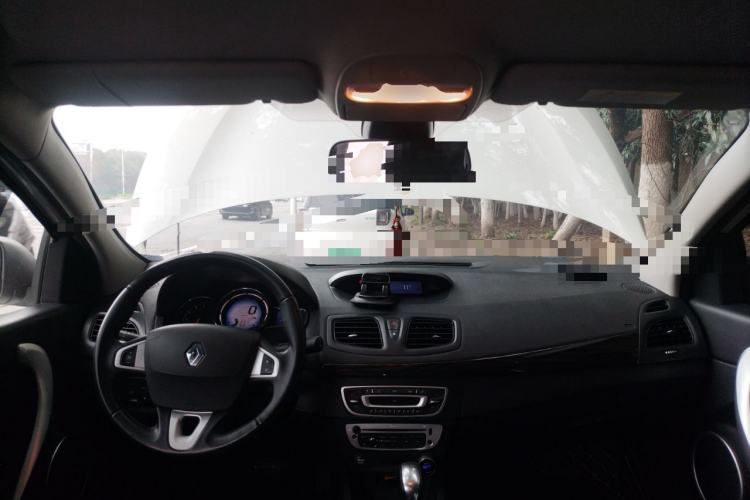 Used Renault Fluence 2013 2.0L Comfort Edition
