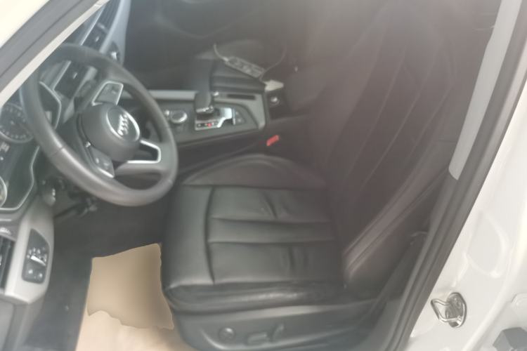 Used Audi A4L 2017 Plus 40 TFSI Ambition Model
