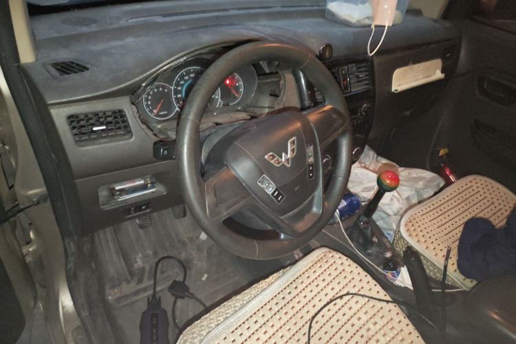 Used Wuling Rongguang V 2018 1.5L Standard Version Center Console