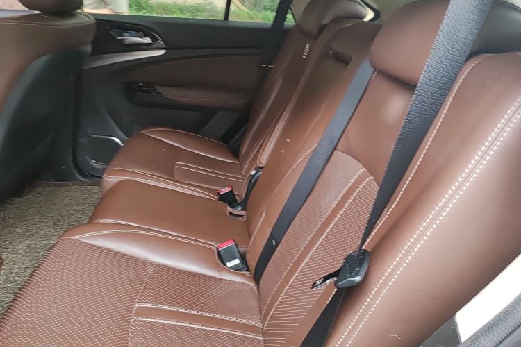 Used BYD Tang New Energy 2015 2.0T Four-Wheel Drive Luxury Model