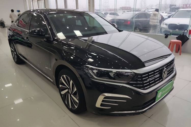 Used Volkswagen Passat 2025 Premium Version 380TSI Dragon Edition
