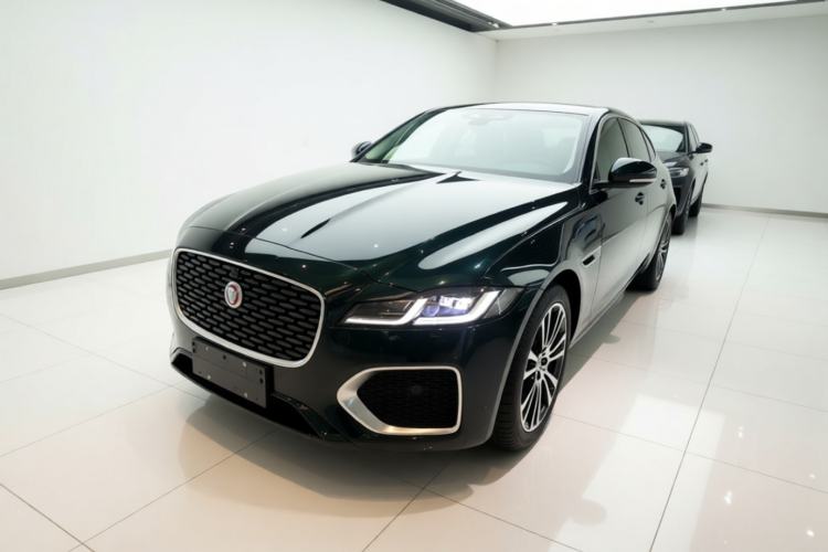 Used Jaguar XFL 2025 Model—2.0T P250, Two-Wheel Drive, Premium Luxury Edition Guazi used car, China used car export, Used car for sale, Used cars, Cheapest cars for sale