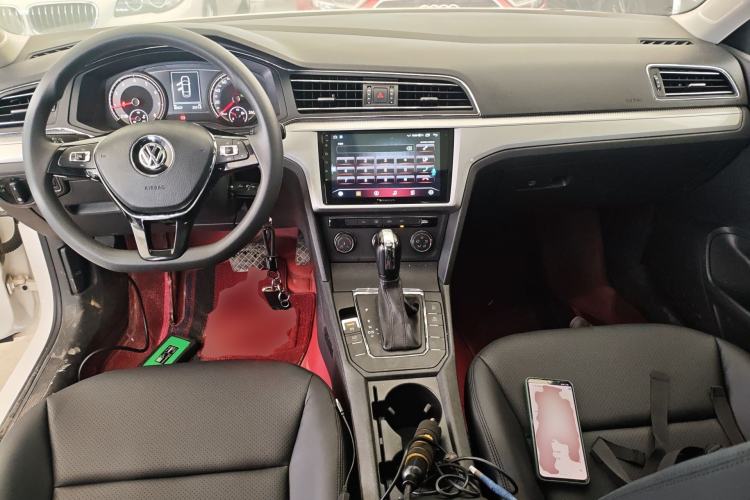 Used Volkswagen Lamando 2019 230TSI DSG Fashion Edition China VI Center Console