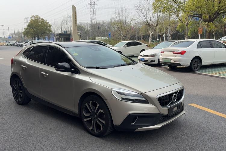 Used Volvo V40 2018 Cross Country T3 Zhiya Edition Exterior 3
